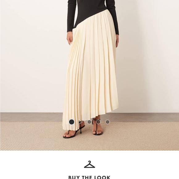 Elegant Maxi with Cream Pleated Skirt